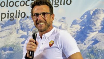 Roma, Di Francesco incontro tifosi ritiro