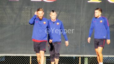 Roma, De Rossi-centrocampo allenamenti