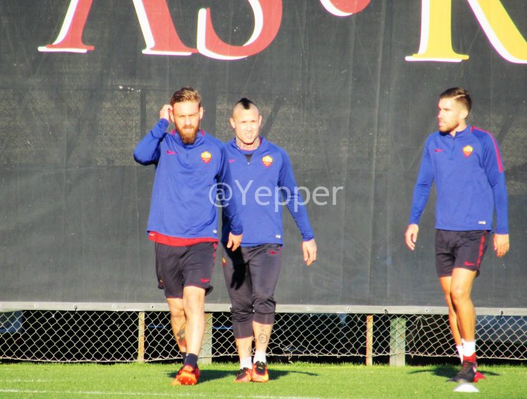 Roma, De Rossi-centrocampo allenamenti