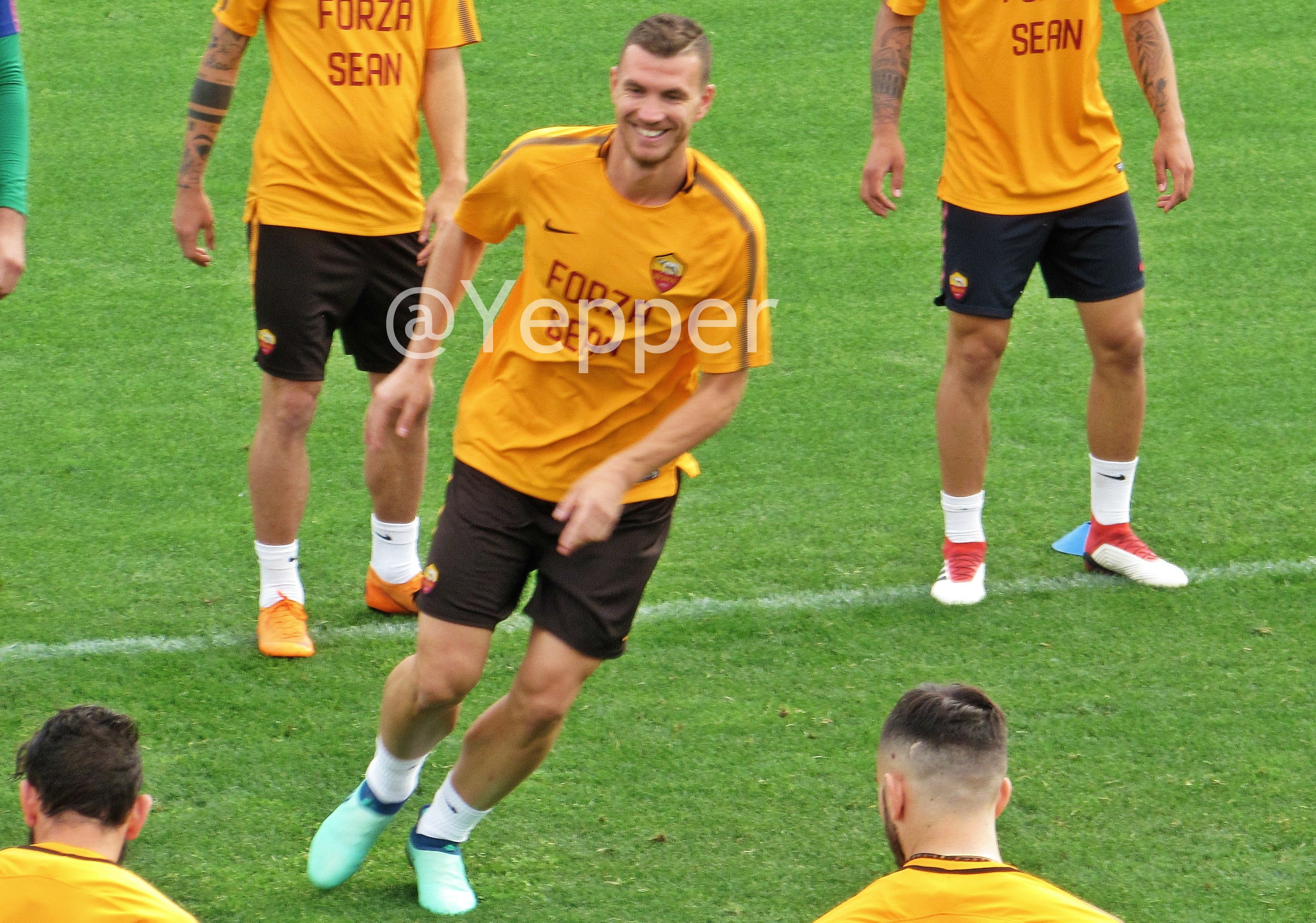 Dzeko allenamento Trigoria