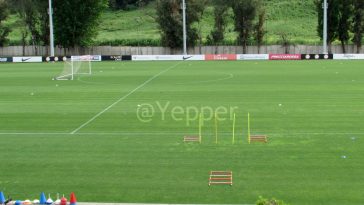 Trigoria campo pronto per esercizi con strumenti