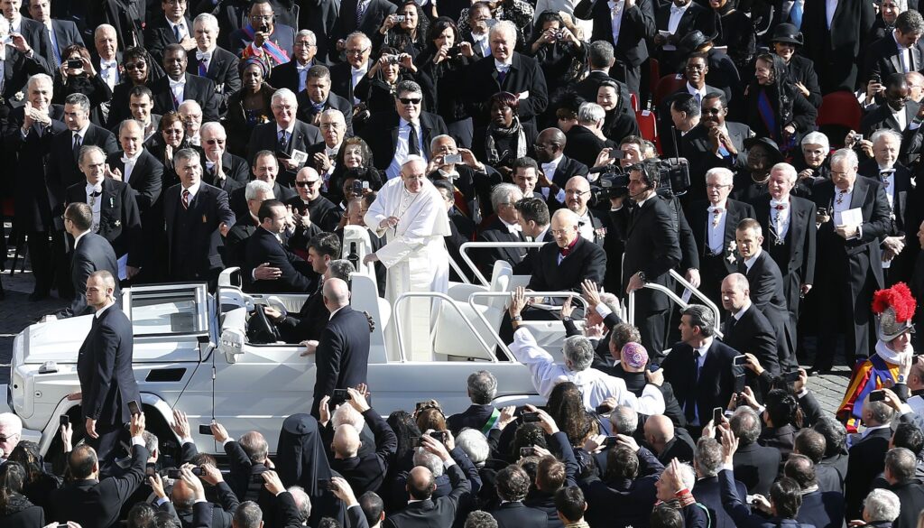 Di Österreichische Außenministerium - Inauguration von Papst FranziskusUploaded by High Contrast, CC BY 2.0, https://commons.wikimedia.org/w/index.php?curid=26818342